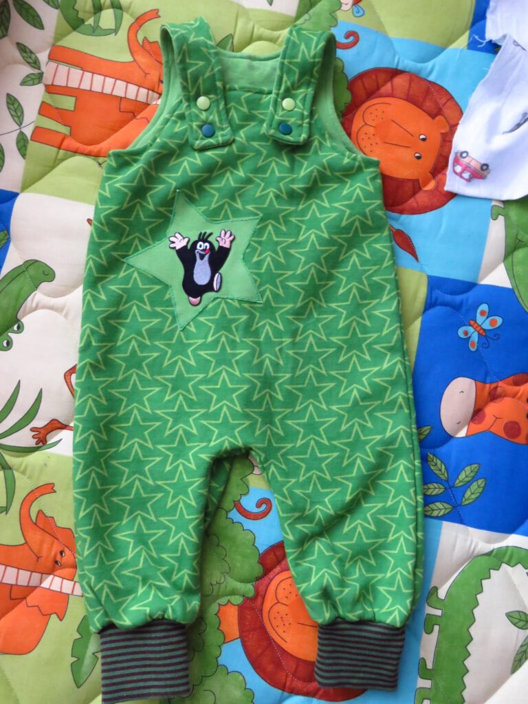 kids wardrobe
