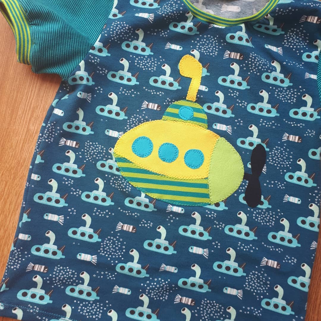 T-shirt with submarine