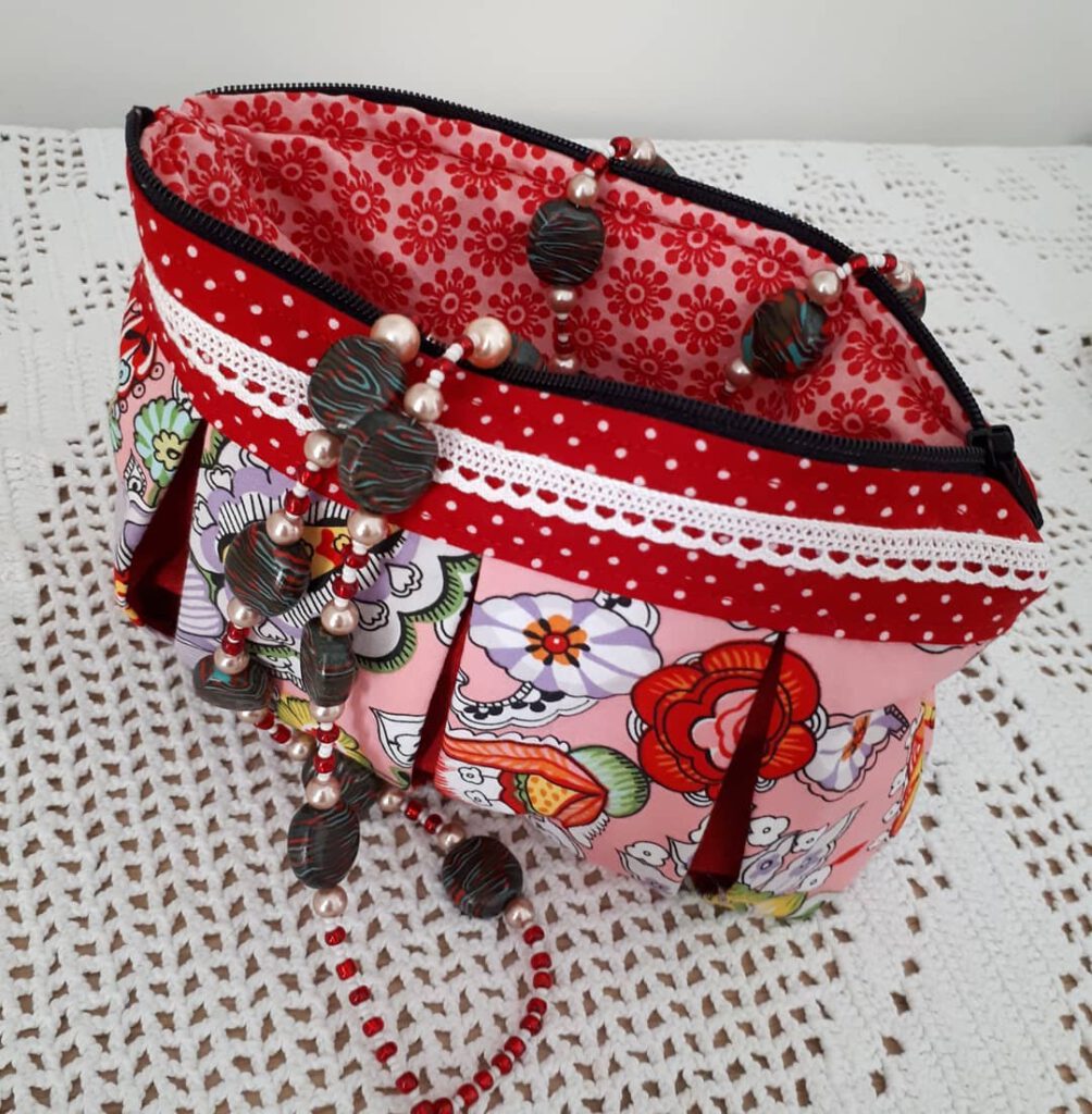 Cosmetic bag